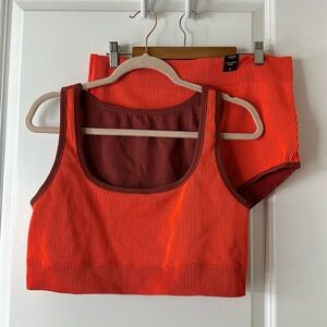 Lightly Lined Seamless Two Tone Rib Sqaure Bralette